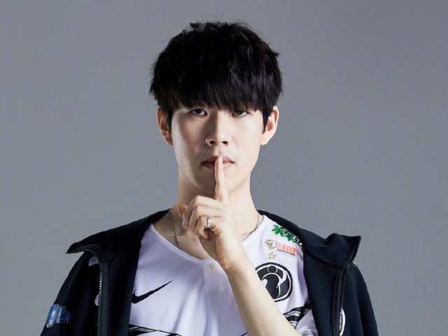 氧望体育官宣：欢迎LPL前职业选手Smlz加入