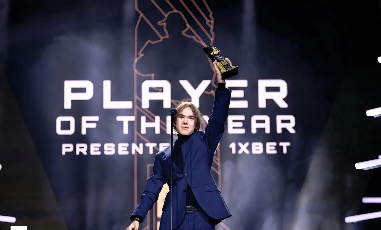 NAVI 击败 FaZe，而 NIP 在 IEM 科隆 2025 的首场比赛中输给了 aurora