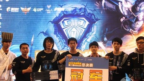 Zeus 生日快乐🎂 Hanwha Life Esports 官方： 让我们一起庆祝 Zeus 的生日